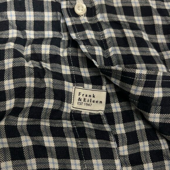 Frank & Eileen “Eileen” button down small - Picture 10 of 12